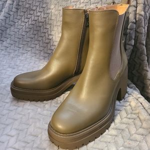 Sam&Libby Army Green size 9 boots